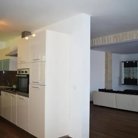 Holiday Maroma